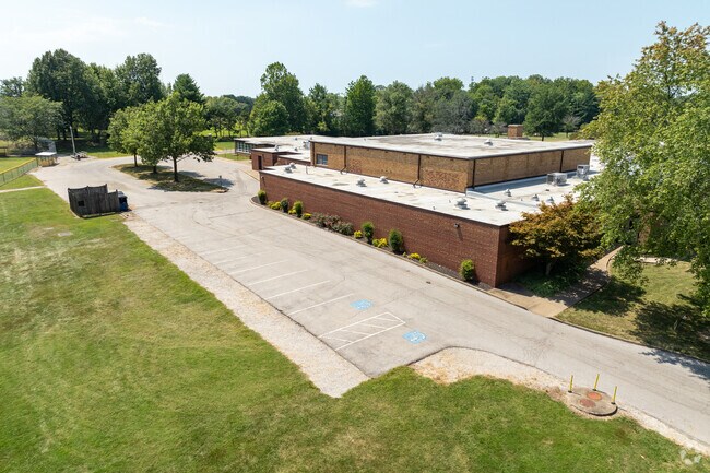 The student population of West Terrace Elementary School is 593 and the school serves K-5.