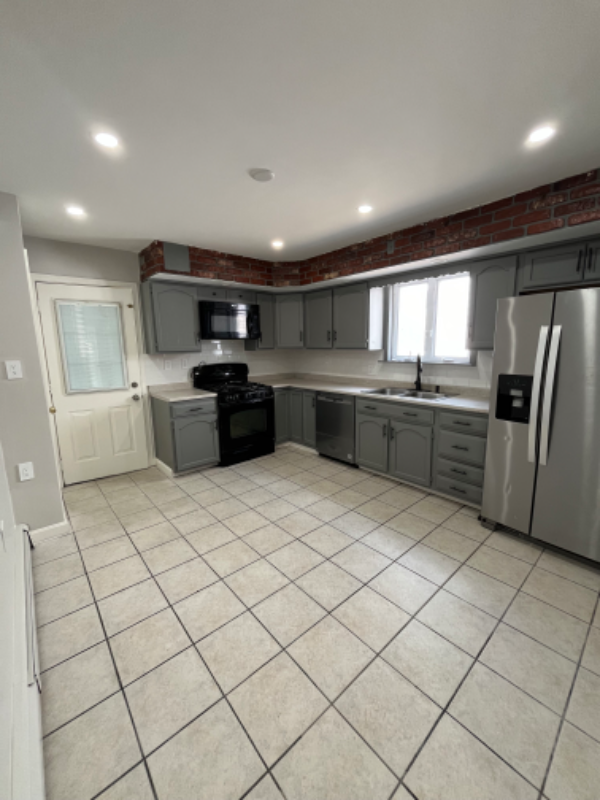 10 Ferry St Unit 1, Everett, MA 02149