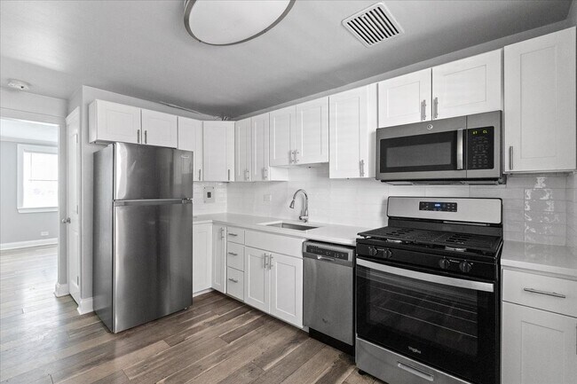 6705 N California Ave unit 5-1E, Chicago, IL 60645 - photo 2