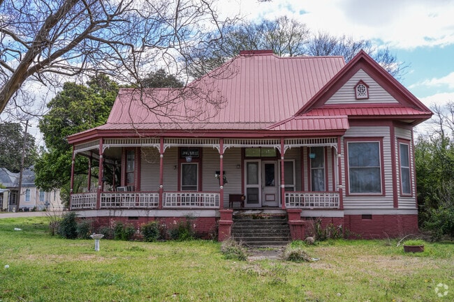Yazoo City has many historical homes.