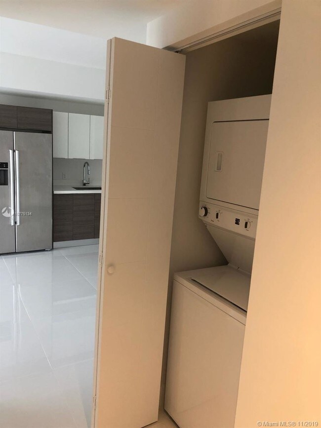 Brickell Ten unit 1810, Miami, FL 33130 - photo 5