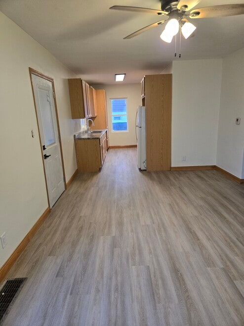 804 Hanna Blvd, Waterloo, IA 50701 - photo 1