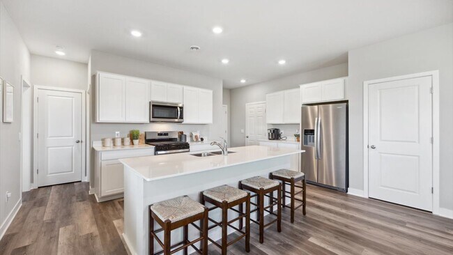 953 Miller Woods Way unit 36206697, New Haven, IN 46774 - photo 2