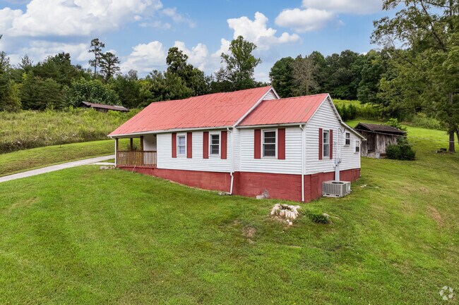 You can also find farmhouses scattered throughout the rural landscape of Big Ridge.