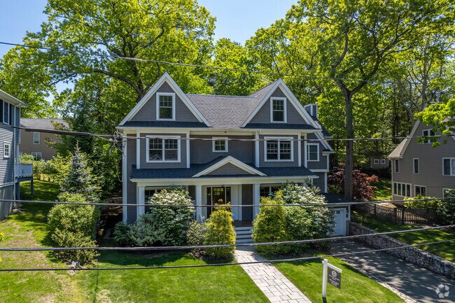 Many homes have gorgeous landscaping in the Oak Hill neighborhood.
