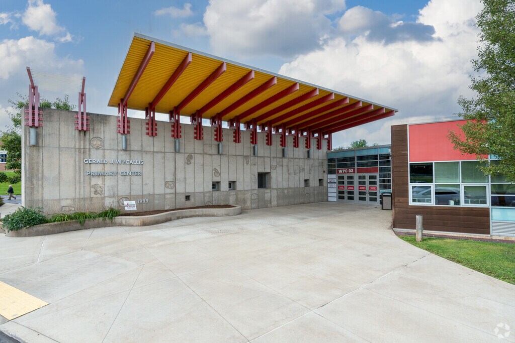 With an overall rating of A, Wycallis Elementary School gives students an edge in Dallas.