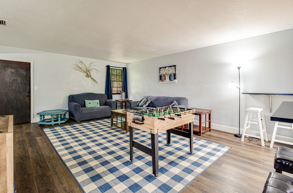 425 W Rich Ave, Deland, FL 32720 - photo 1