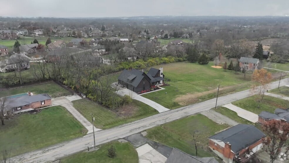 6265 Red Lion 5 Points Rd, Springboro, OH 45066 - photo 2