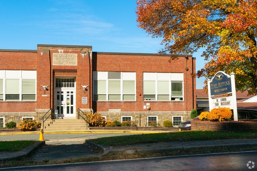 Ethel Hoppock Elementary School serves students in the Hunterdon County community.