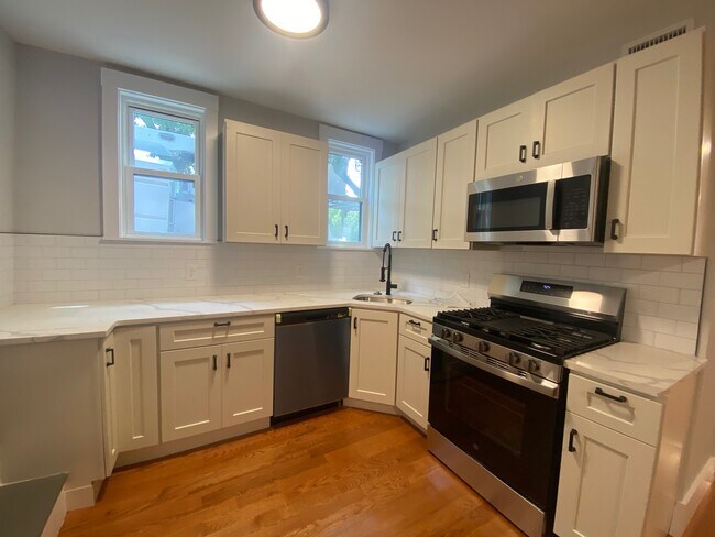 2 Cottage St unit 1, Boston, MA 02127 - photo 4