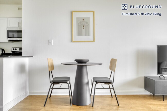 1801 Crystal Dr unit FL5-ID558, Arlington, VA 22202 - photo 6