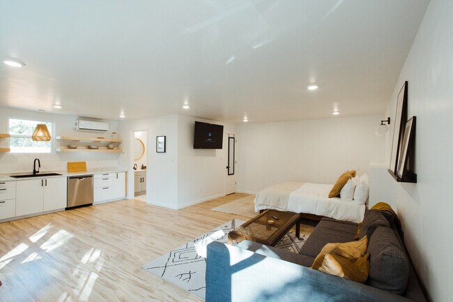 1908 Morrow Ave unit ID1352450P, Waco, TX 76707 - photo 2