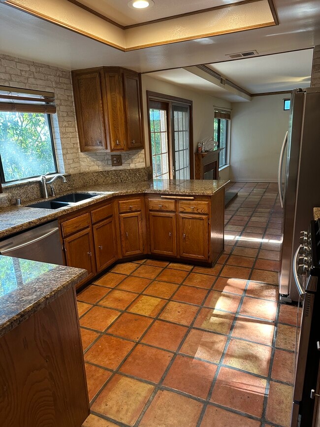 1101 Heatherview Dr, Oak Park, CA 91377 - photo 7