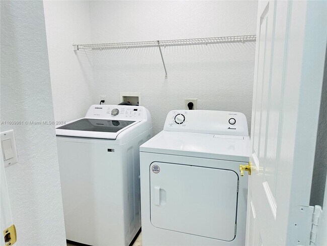 2541 SW 83rd Ave, Miramar, FL 33025 - photo 6