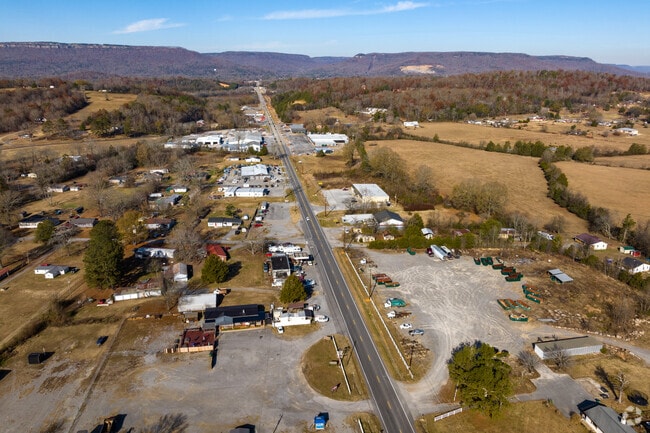 Citizens of Rankin Cove-East Hill have easy access to local amenities.