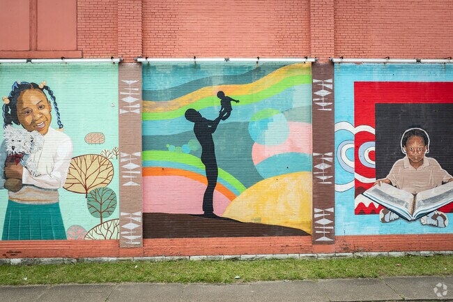 There is no shortage of art and murals in the neighborhood of Homewood North.