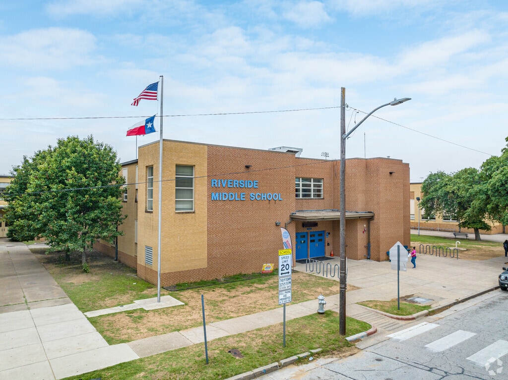 Riverside Elementary serves student from the Carter Riverside neighborhood of Forth Worth.