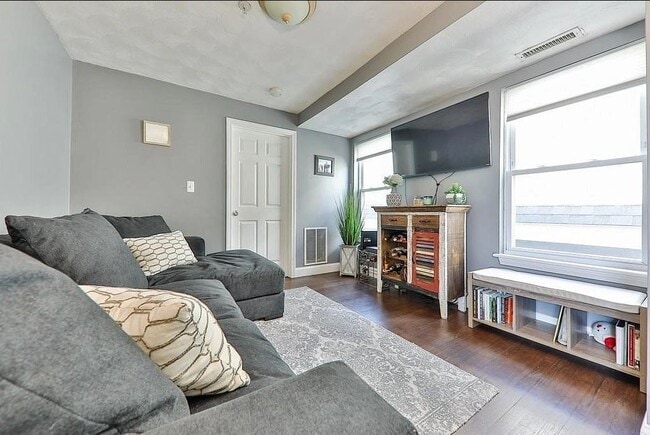 12 Mount Pleasant St unit 1, Somerville, MA 02145 - photo 4