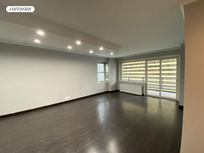 Tower 53, New York, NY 10019 - photo 3