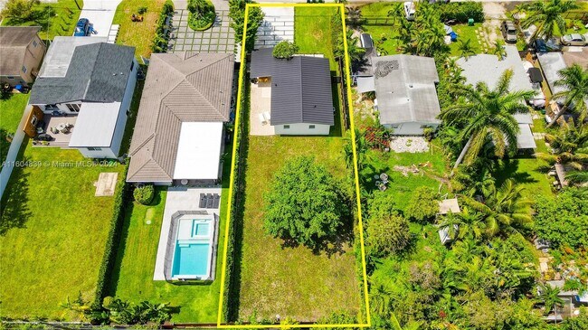 300 NE 116th St, Miami, FL 33161 - photo 4