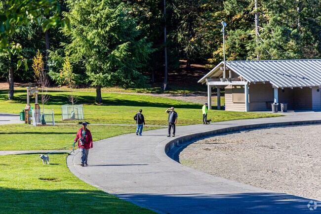 Steel Lake Park is a wonderful place to for families with kids.