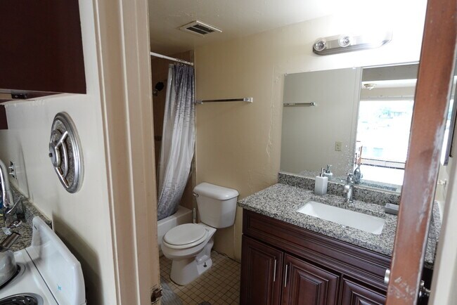 832 Packard St, Ann Arbor, MI 48104 - photo 5