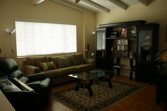 5339 Newcastle Ave Unit 111, Los Angeles, CA 91316