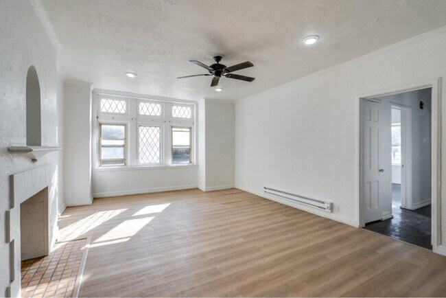 2828 S Moreland Blvd unit 3, Cleveland, OH 44120 - photo 4