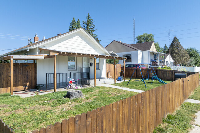 Homes in Lake Minnehaha can range from $115,000 to $320,000 for a well maintained home.