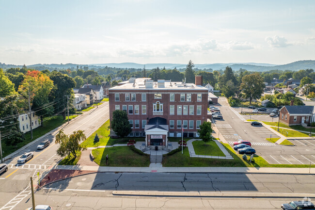 Stevens High School is the only public high school in Claremont and serves grades 9-12.