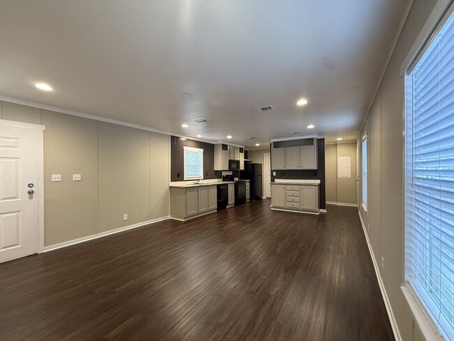 113 Lillian St, Conroe, TX 77301 - photo 4