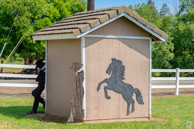 These unique wood statues have become a landmark for the Bianchi Estates area.