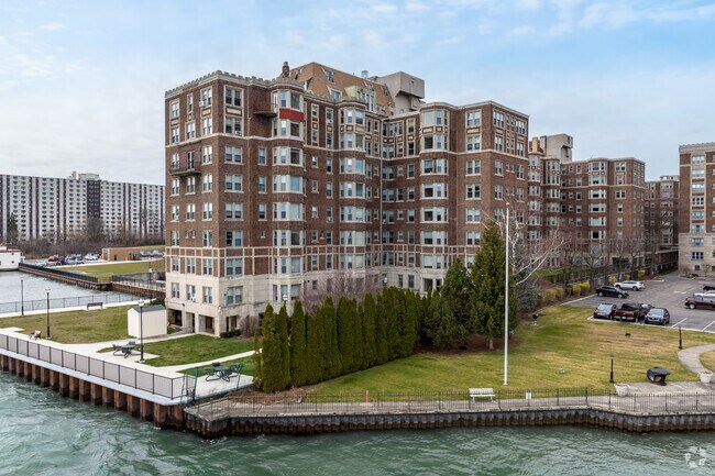 Residents enjoy high rise living and the views of Canada that they afford.