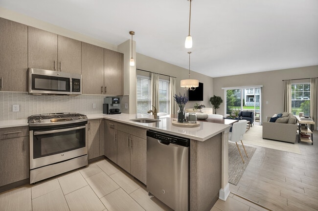 Aspen Green at Simsbury, Weatogue, CT 06089 - photo 3