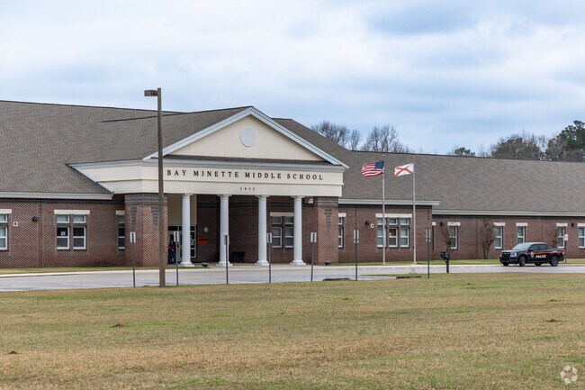 Bay Minette Middle School cultivates visionary thinkers and creators.