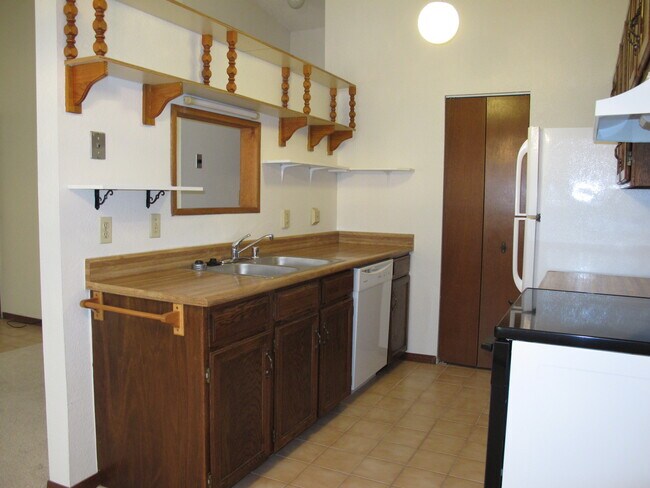 3289 N Good Hope Cir unit A, Clifton, CO 81520 - photo 5