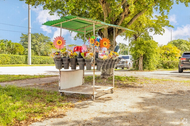 You can find local vendors for great deals in Biscayne Gardens West, FL.