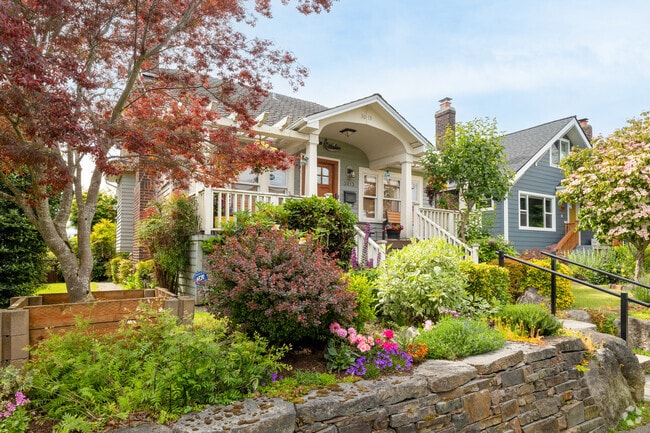 Older yet charming craftsman style homes can be found throughout the North Beacon Hill area.