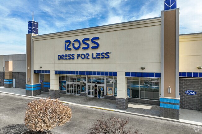 Alcoa residents enjoy shopping at Hamilton Crossing.