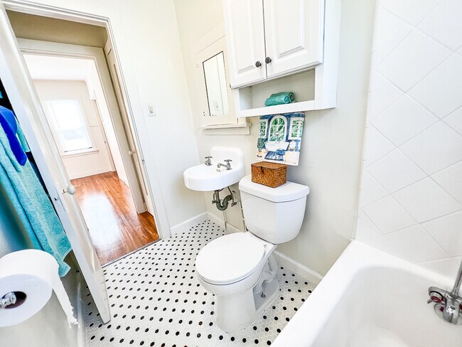 239 Pacific St unit I, Santa Monica, CA 90405 - photo 6