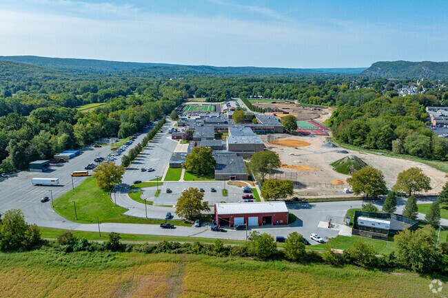 Anna Kuhl Elementary School educates approximately 755 students in Port Jervis and has a B-plus rating from Niche.