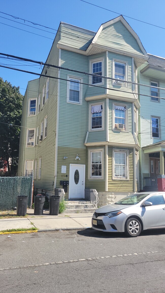 654 S 19th St unit 1, Newark, NJ 07103 - photo 2