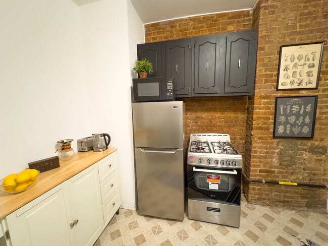 235 E 89th St unit ID1057594P, New York, NY 10128 - photo 6