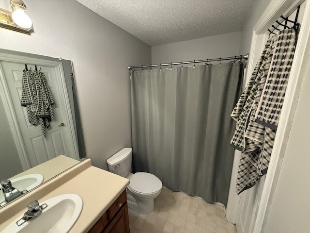 550 Pewaukee Rd unit F, Pewaukee, WI 53072 - photo 2