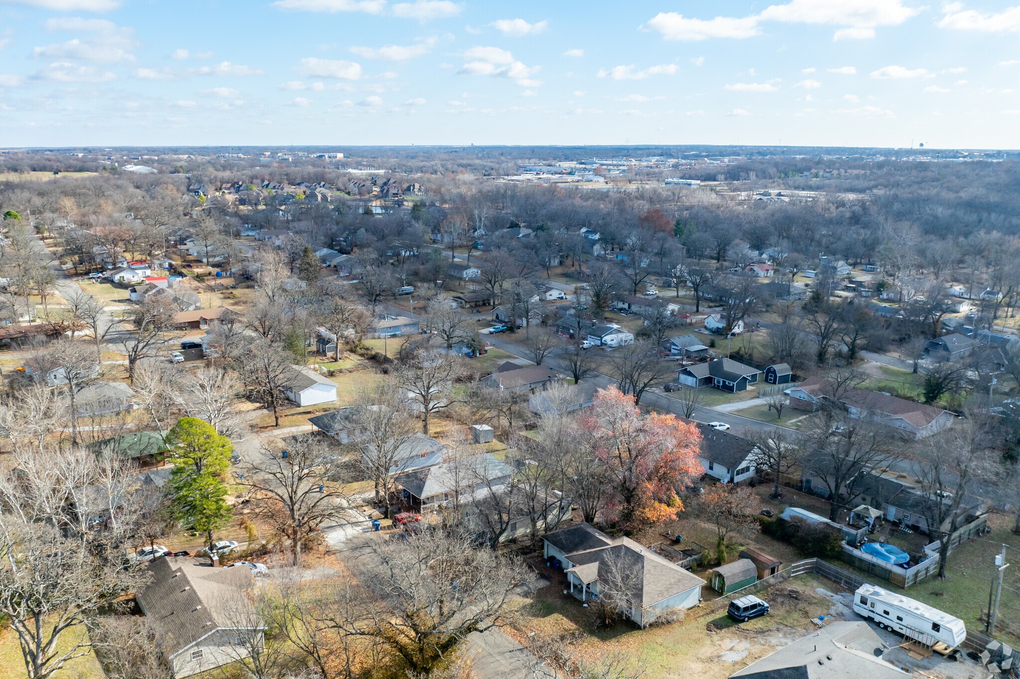 The homes in Royal Heights are known to have good sized yards.