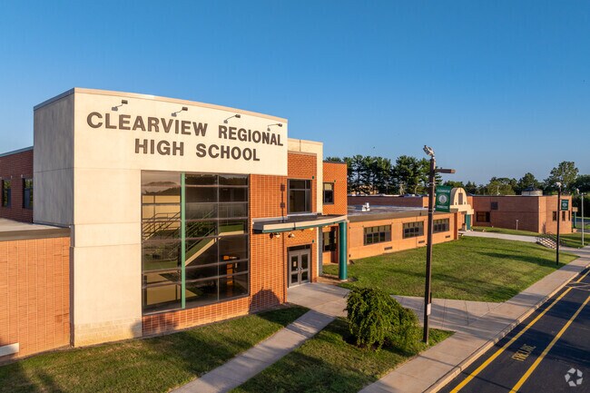 Clearview Regional High School has scored an overall B rating from Niche.