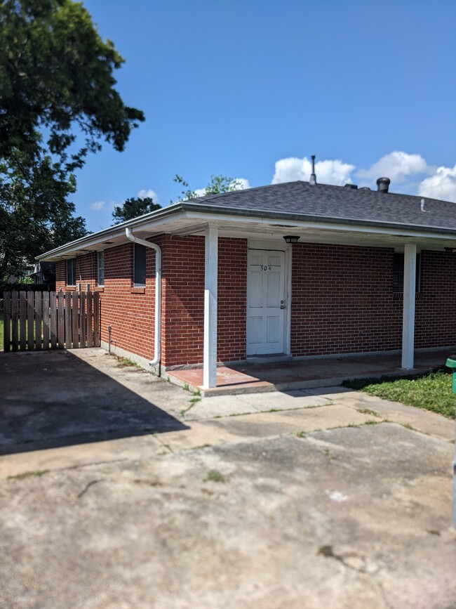 504 Houma Blvd, Metairie, LA 70001