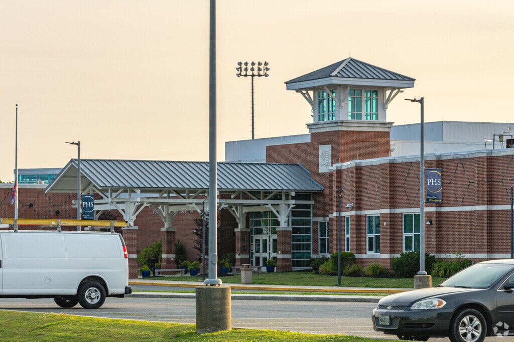 Pocomoke High School has 352 students in grades 9-12.