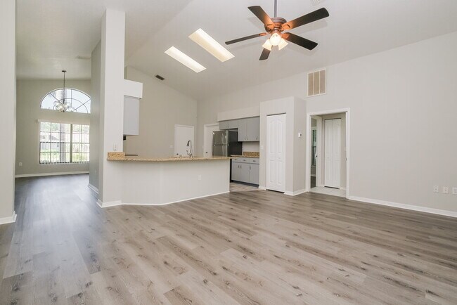 10439 Norvell Rd, Spring Hill, FL 34608 - photo 6