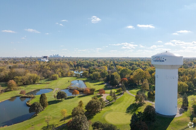 Green spaces near Grandview provide ponds and seasonal scenery.